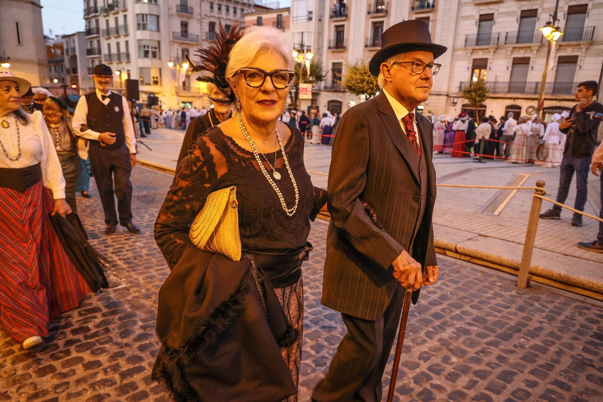 Inicio de la Feria Modernista de Alcoy 2025