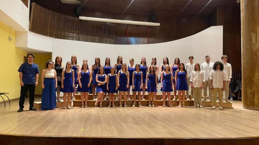 El coro &quot;Voces Blancas del Nalón&quot; participa en el Festival de Bandol, en Francia