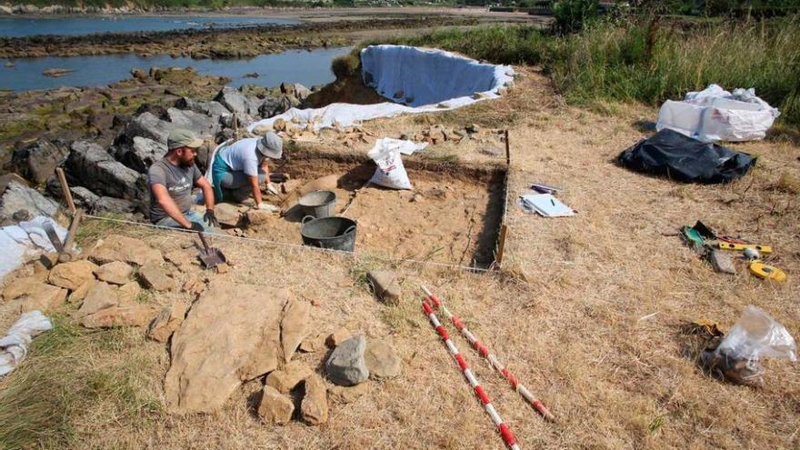 Trabajos de excavación arqueológica en el yacimiento de Traslaiglesia.
