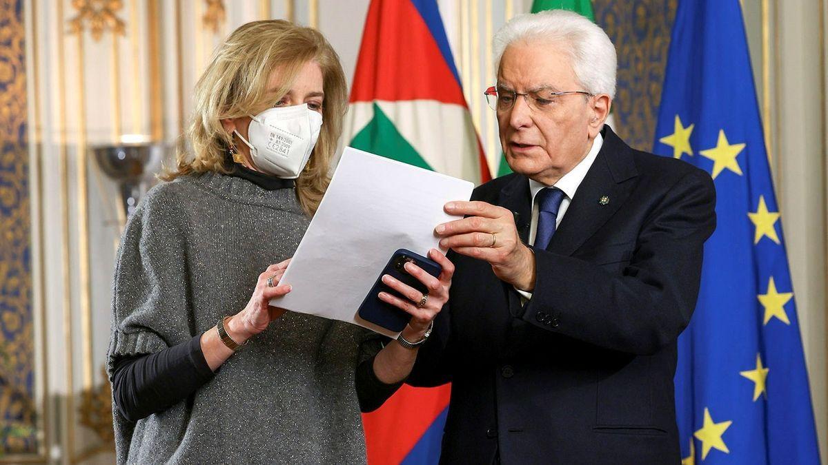 El presidente italiano, Sergio Mattarella, el pasado 30 de diciembre repasa el discurso de final de año.