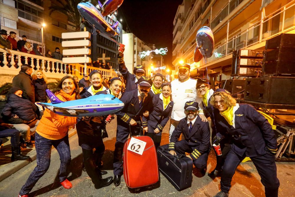 El Carnaval llena Benidorm de disfraces