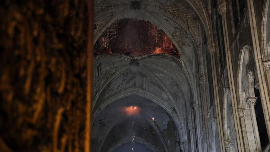 Vista del techo de la catedral de Notre Dame este lunes.