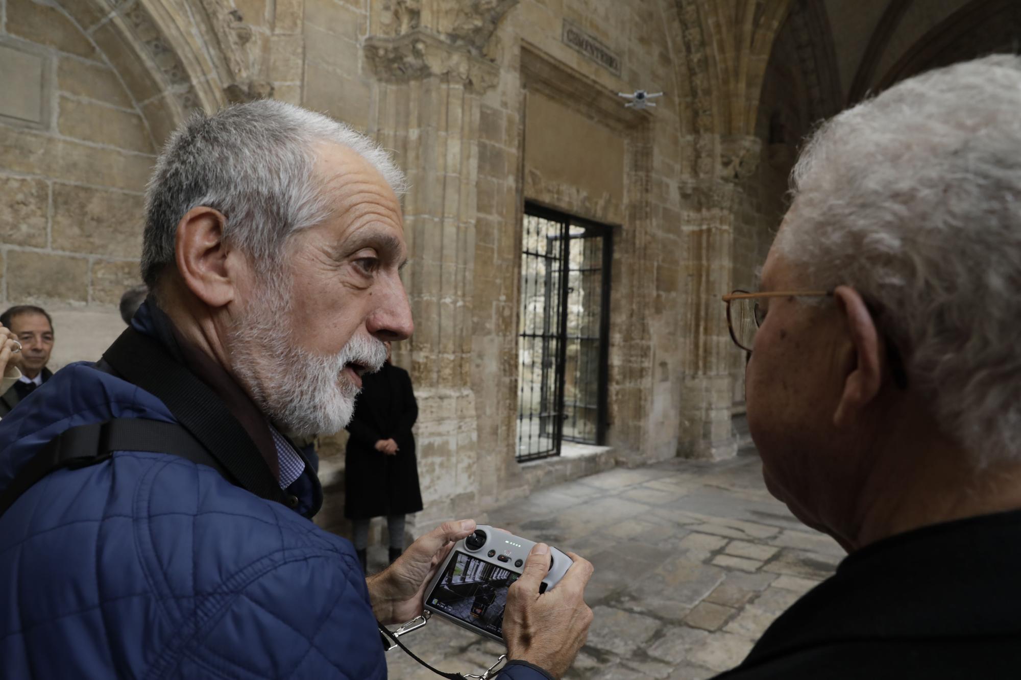 Drones volando en la Catedral de Oviedo: Iñaki Terán graba vídeos inéditos en el templo