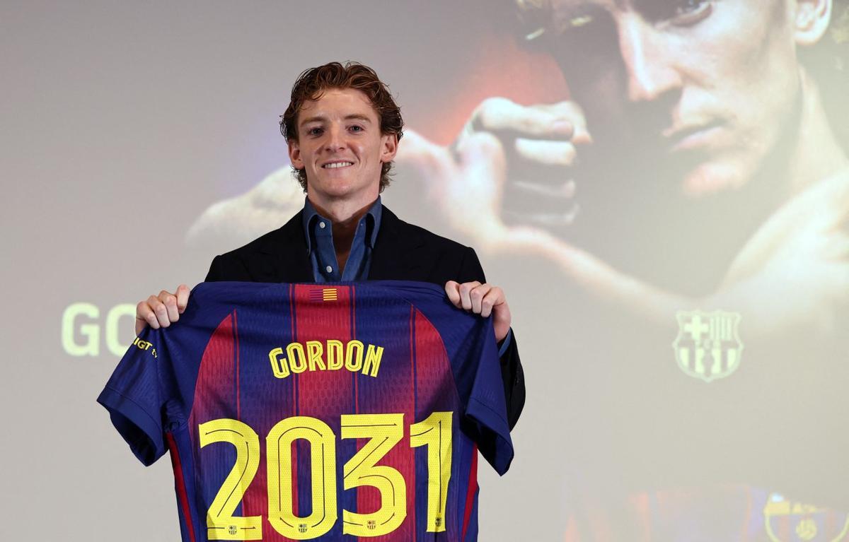 El fitxatge de Gordon es tanca després d’hores de suspens