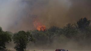 El incendio en la Bisbal dEmpordà obliga a confinar una decena de municipios y una casa de colonias con 150 niños