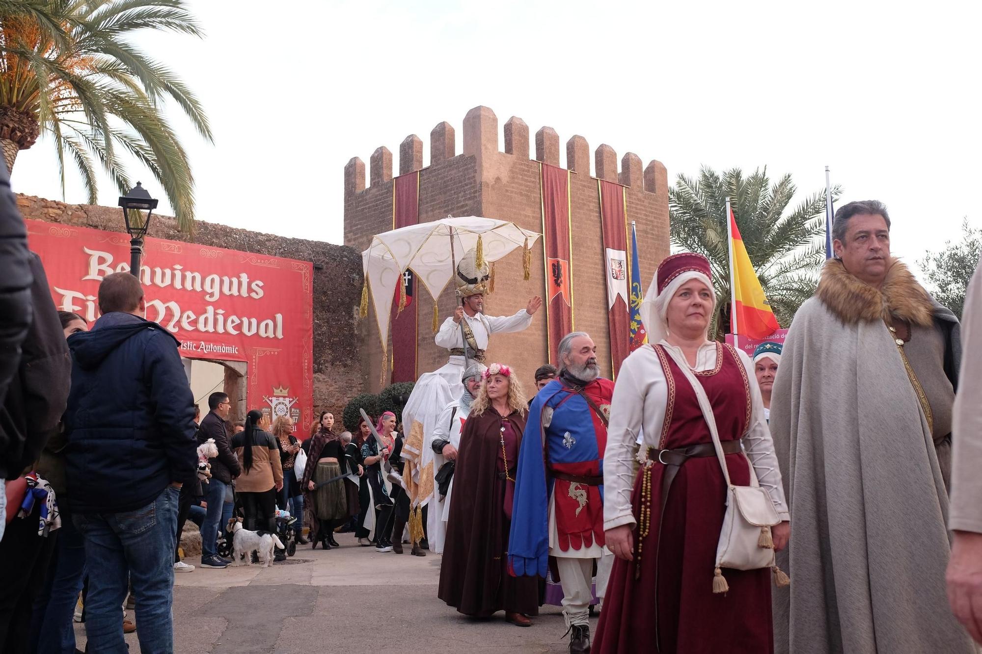 El multitudinario viaje al pasado de la Feria Medieval de Mascarell, en imágenes