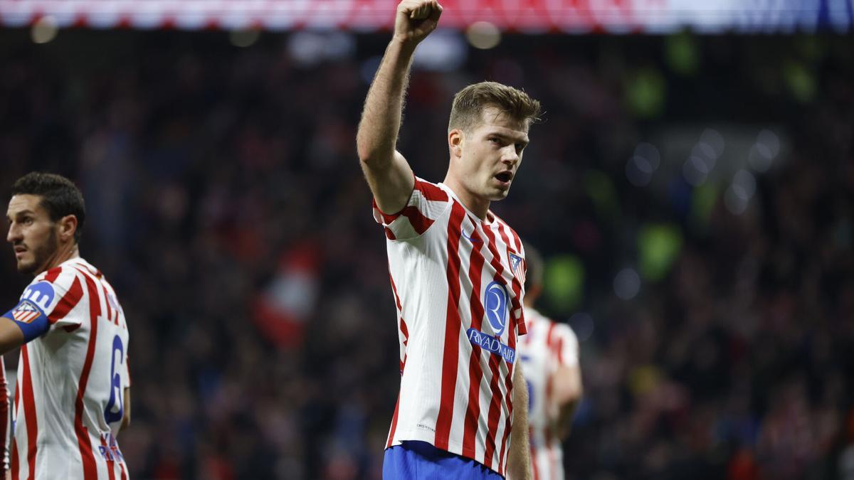 El delantero noruego del Atlético de Madrid Alexander Sorloth celebra tras anotar el segundo gol del equipo durante el partido de la jornada 14 de LaLiga EA Sports que Atlético de Madrid y Real Oviedo