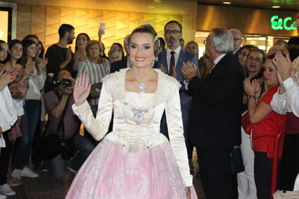 Estreno de las falleras mayores y cortes 2020 en Una Festa per a Tots