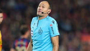 Mateu Lahoz dejó el arbitraje tras la temporada 2022-23
