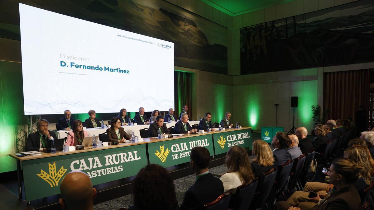 Asamblea general de socios de Caja Rural de Asturias, este martes, en el hotel La Reconquista de Oviedo.