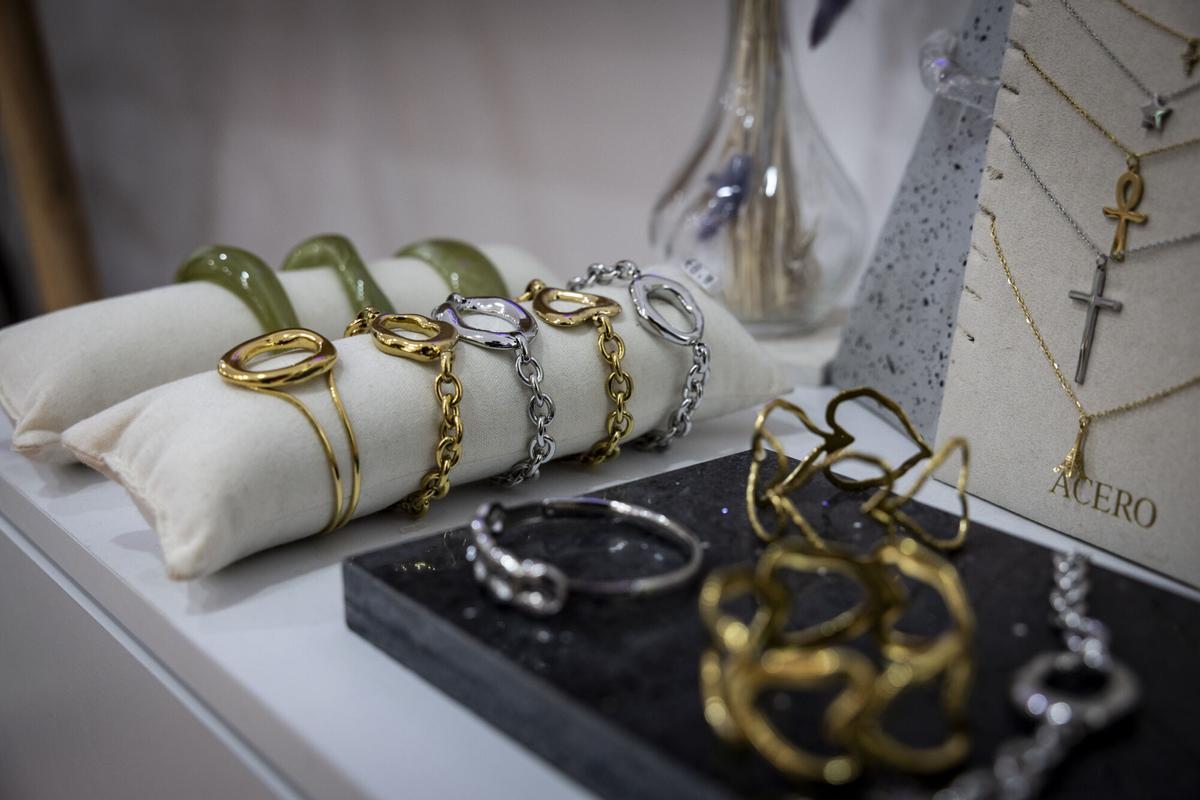 Kashmir, la tienda vintage de Zaragoza que vive por el "amor al arte" a la moda