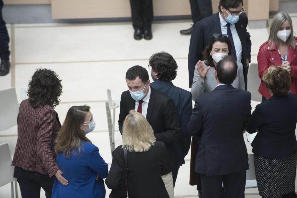 Els diputats de la Catalunya Central posen junts a l'hemicicle