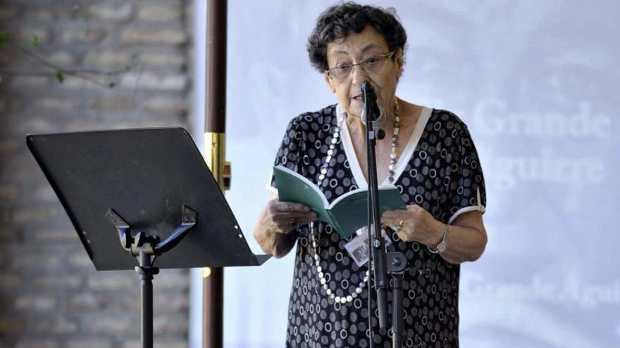 La Feria del Libro de Alicante homenajea a Francisca Aguirre