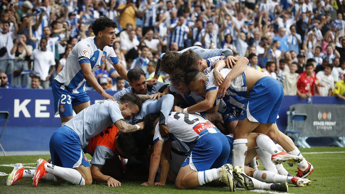 El Espanyol supera al Oviedo y vuelve a Primera División