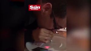 El vídeo en què es veu el capellà esnifant cocaïna.