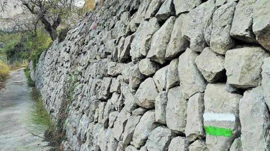 UN PAISAJE MORISCO A LOS  PIES DE LA  PENYA FORADÀ