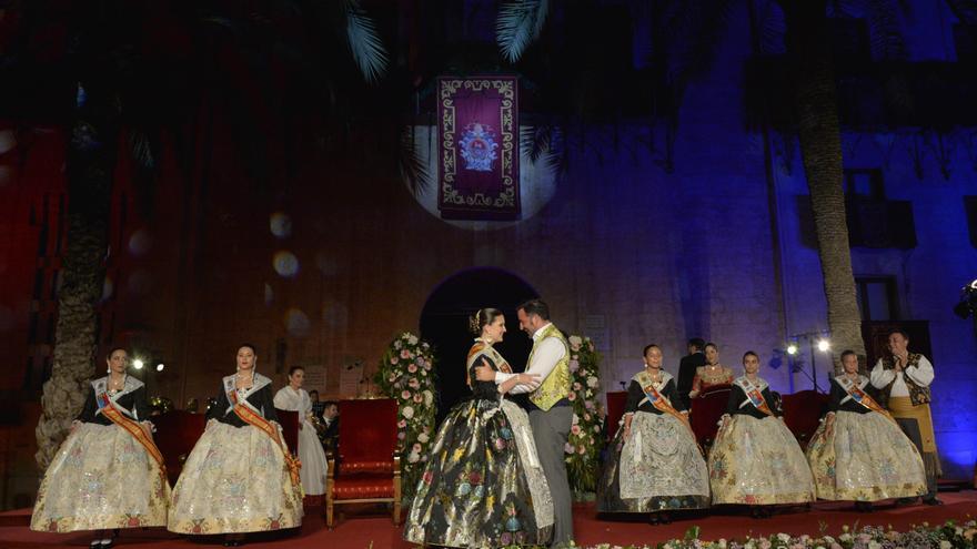 Proclamación de las reinas de Elche en la Plaça de Baix