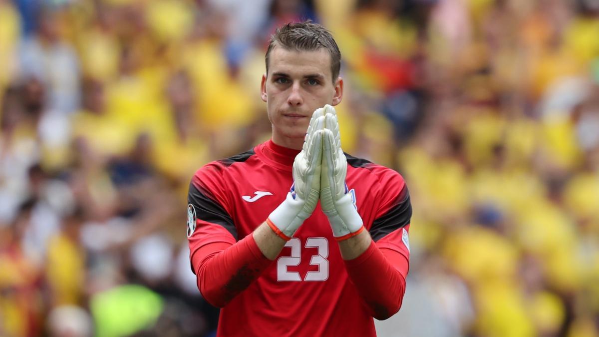 Lunin, con la camiseta de Ucrania