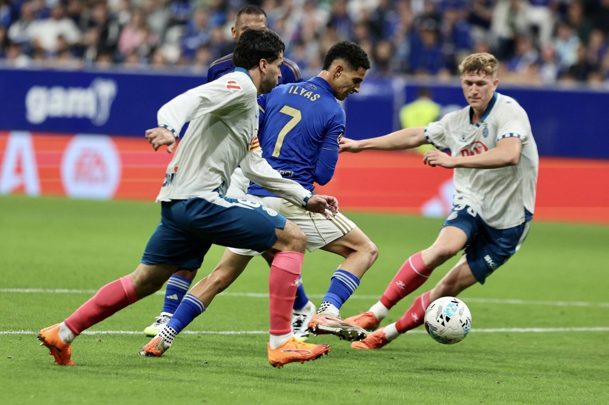 Todas las IMÁGENES del reestreno de Carrión con el Oviedo, con derrota ante el Espanyol 