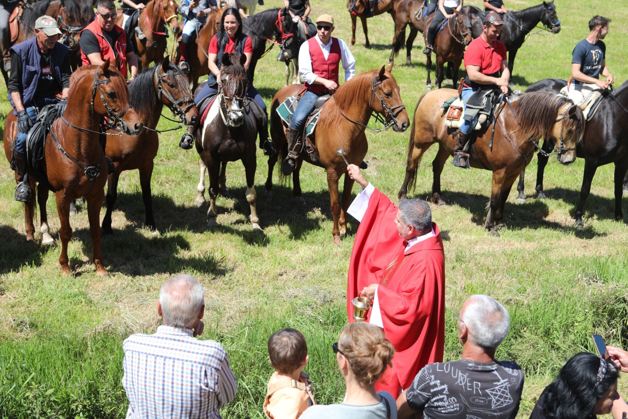 La romería en honor al patrón del ganado y los animales celebrada cada año en Cereixo contó con un gran número de asistentes