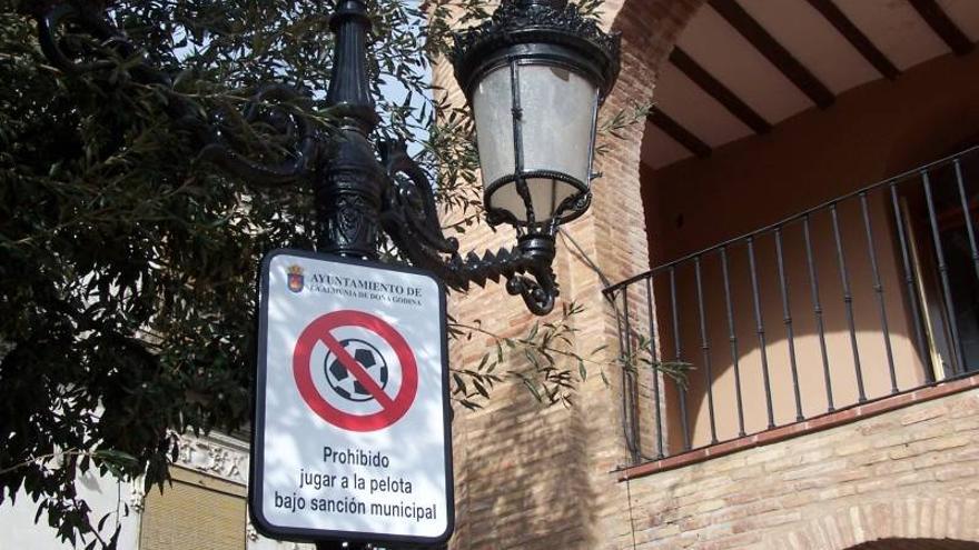 Prohibido jugar Balón