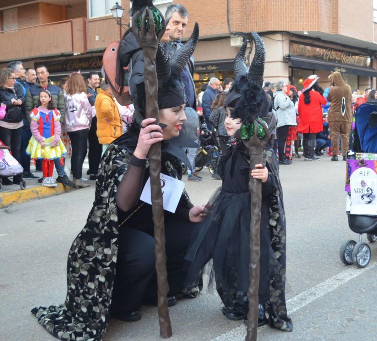 El Carnaval llena las calles de color y humor