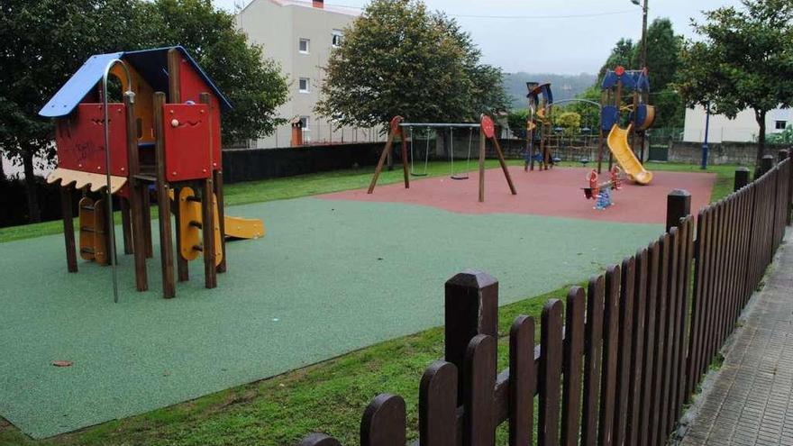 Parque de A Senra en Vilaboa, donde se instaló caucho en el suelo en agosto de 2015.