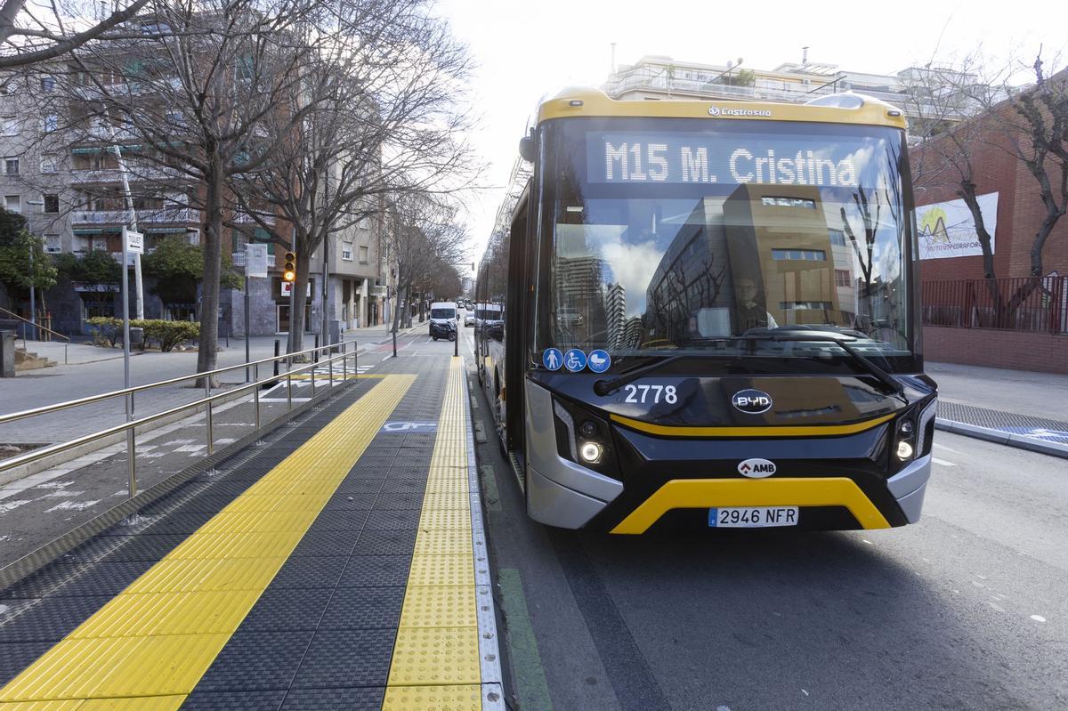 Un autobús de la línea M15 del Metrobús.