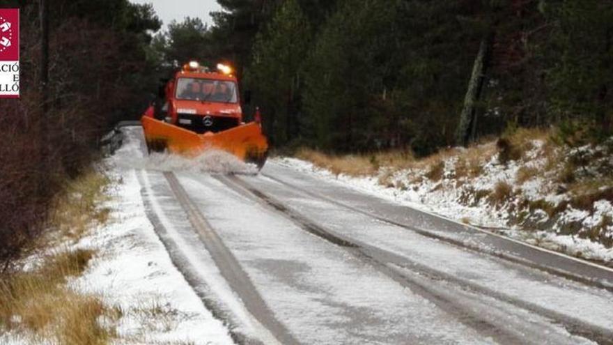 Cinco consejos si vas a conducir por zonas con hielo en Els Ports o Baix Maestrat