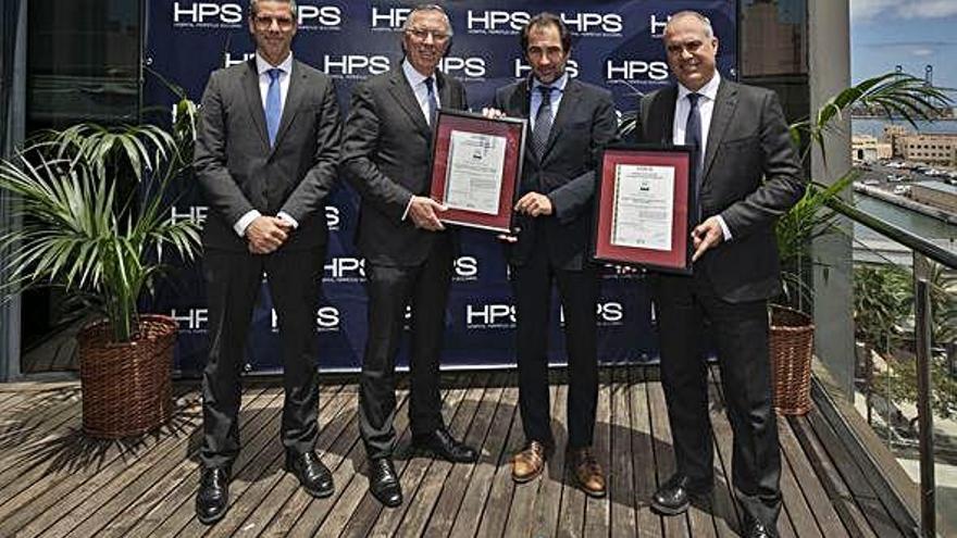 Jorge Petit, Gustavo Navas, José Luis Mataix y Javier Lantigua en la entrega del certificado ENS.