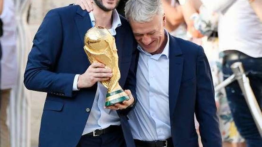 Lloris y Deschamps, ayer en París.