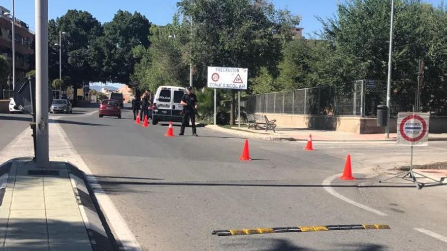 El control policial desplegado esta mañana en el acceso a Elda