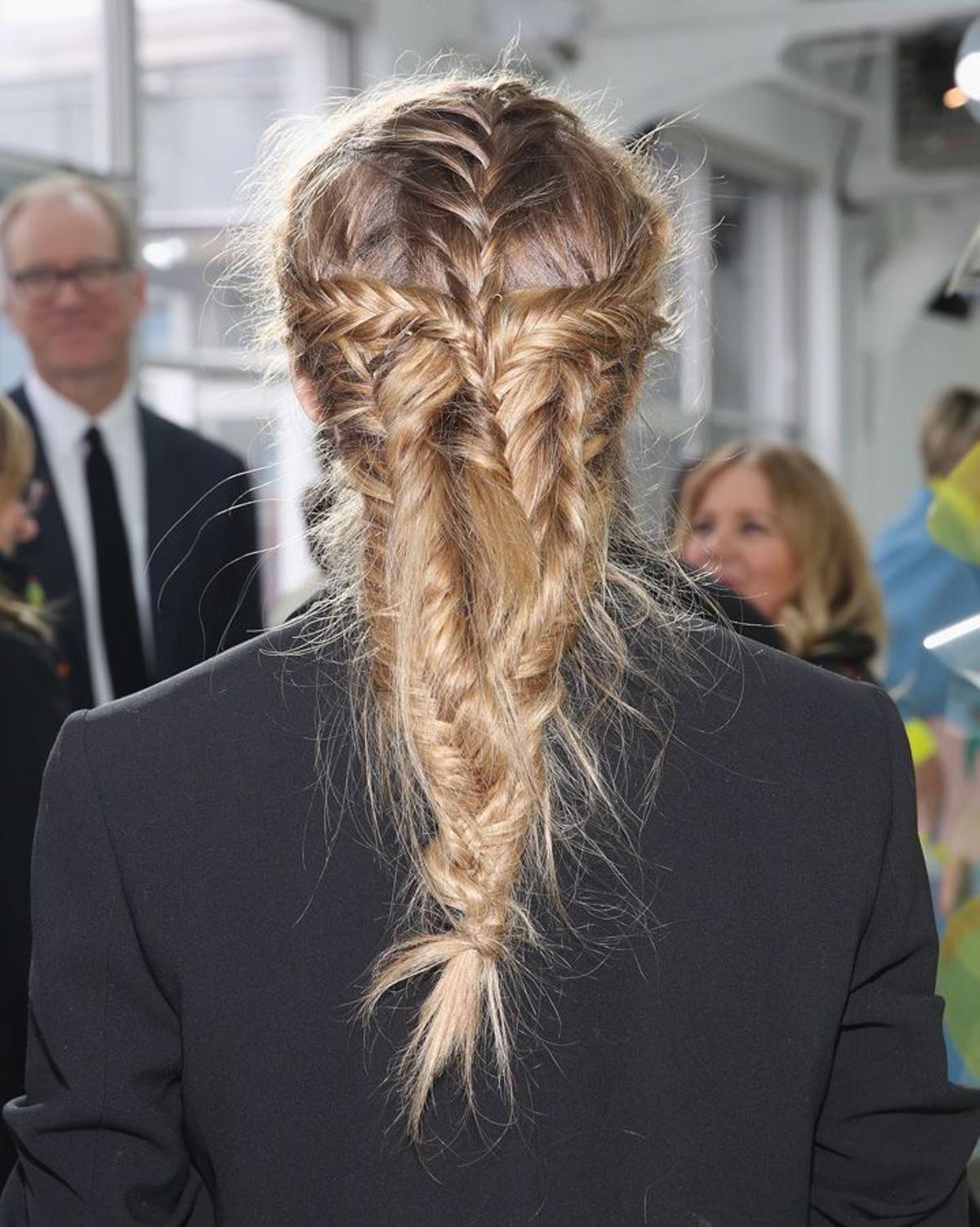 Peinados para invitada de boda: recogido con trenzas