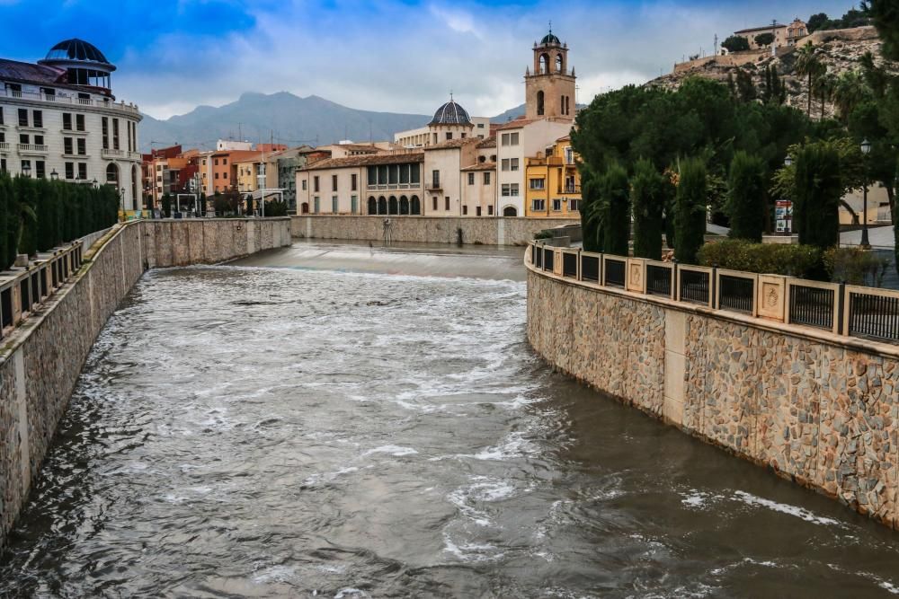 Crecida espectacular del río Segura a su paso por