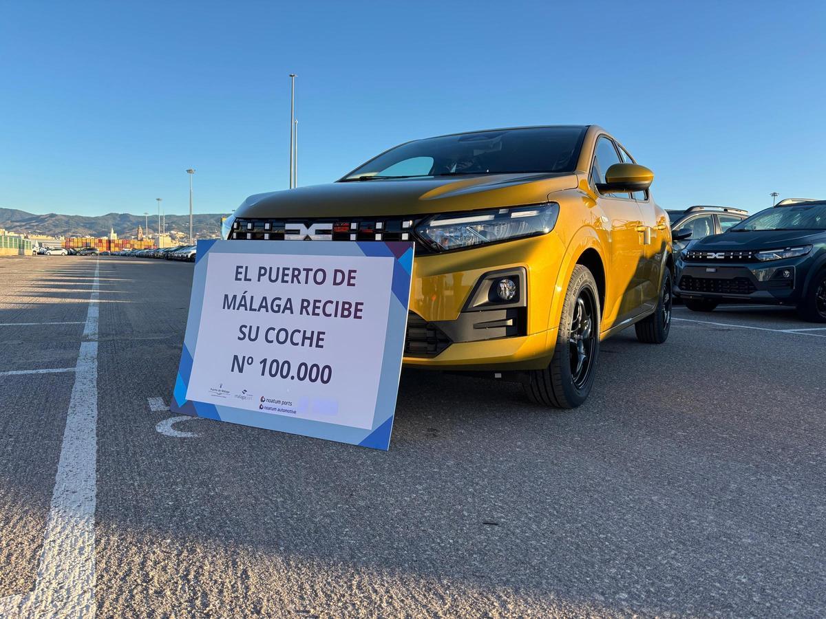 El coche número 100.000 que llega al Puerto de Málaga.