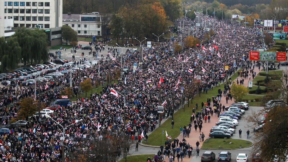 zentauroepp55588820 people attend an opposition rally to reject the belarusian p201026122130