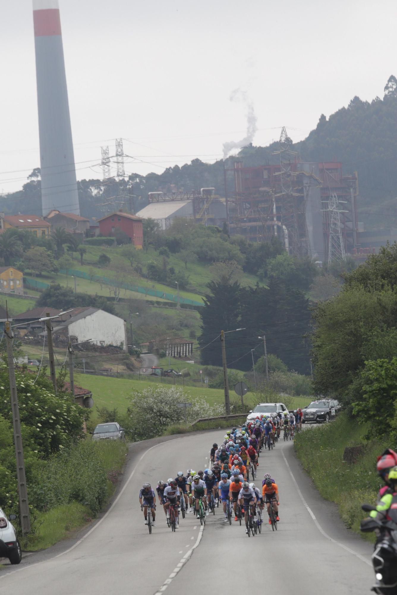 La etapa reina de la Vuelta Ciclista a Asturias, en imágenes