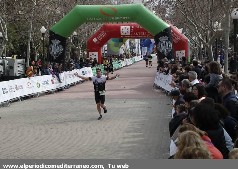 Atletas en el IX Marató BP de Castellón