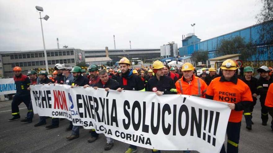 Movilización de los trabajadores de Alcoa en A Coruña.