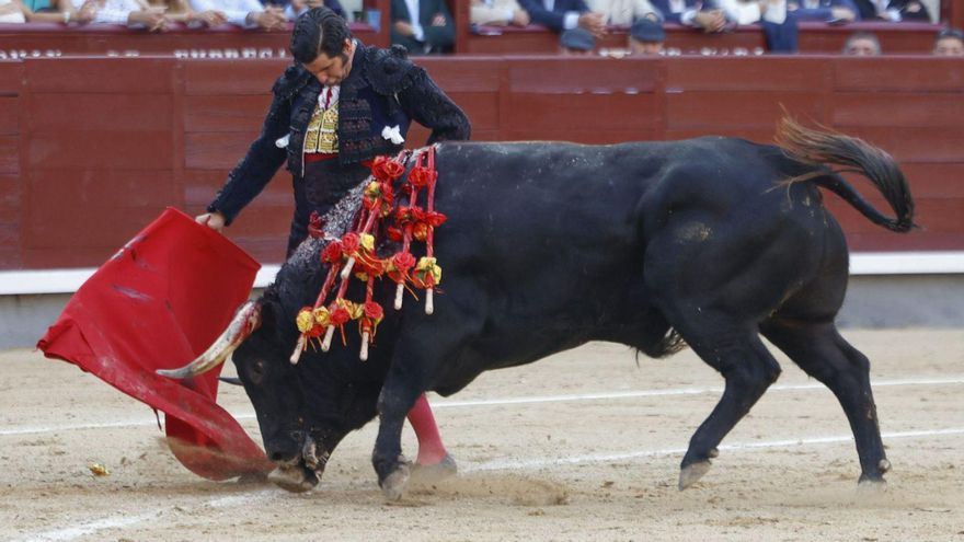 El toreo toma el ruedo con figuras, promesas y emoción