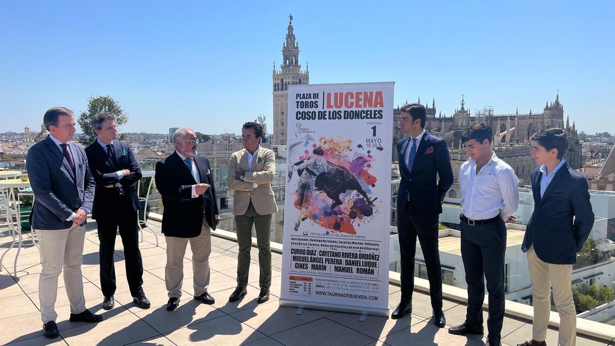 Presentación del festejo taurino de Lucena, en un acto en Sevilla.