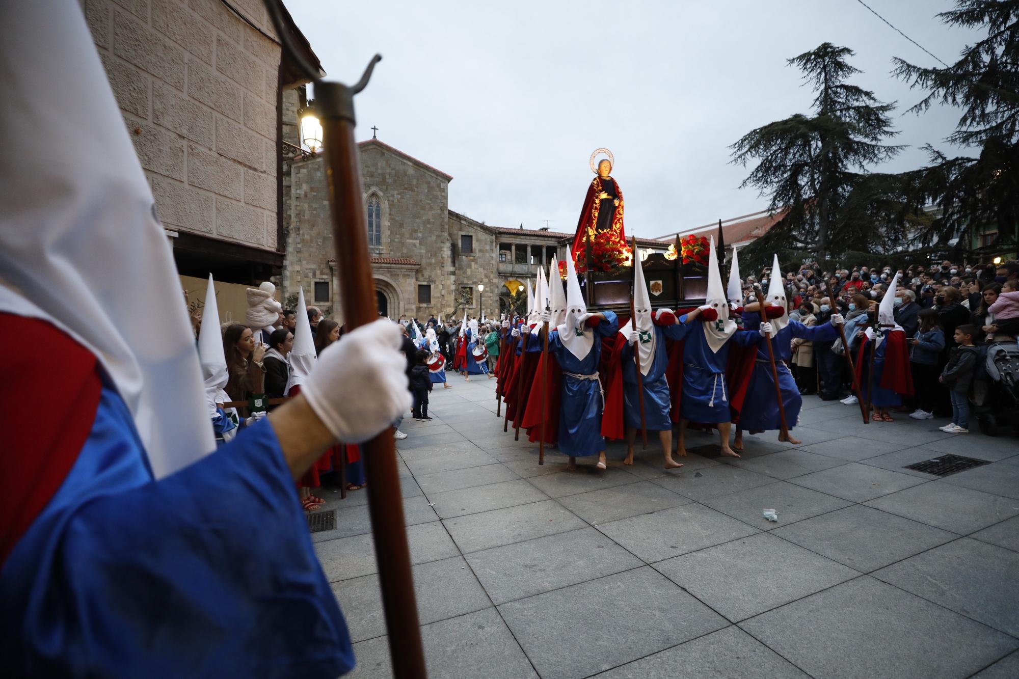 EN IMÁGENES: Así fue la procesión del Santo Encuentro de Avilés