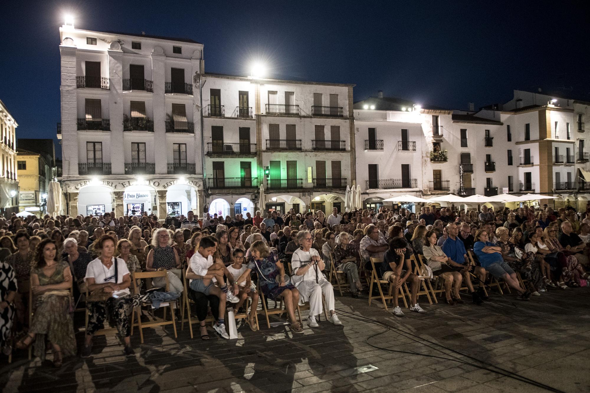 Fotogalería | Así fue el festival internacional de folclore Ciudad de Cáceres