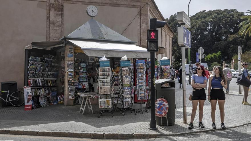 Cort aprueba la retirada de los quioscos de Ramblas y la puerta de Sant Antoni