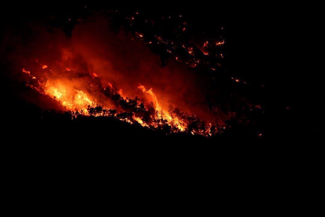 Impresionantes imágenes del incendio de la Safor desde Llocnou de Sant Jeroni