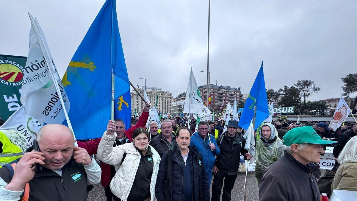 VÍDEO: Más de 200 ganaderos asturianos participan en Madrid en la histórica protesta del campo contra Mercosur: "La carne y la leche se convertirán en artículos de lujo"
