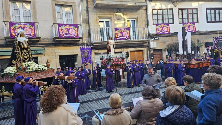 En imágenes, la procesión de la Soledad de Villaviciosa