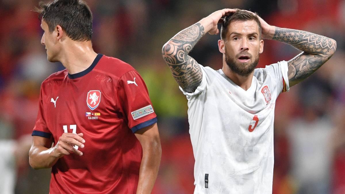 Iñigo Martínez se lamenta de una acción con la Roja