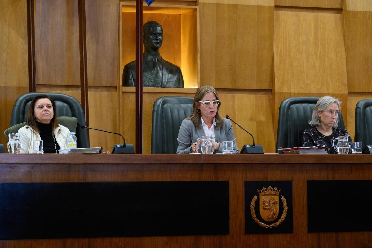 La concejala de Hacienda, Blanca Solans, este miércoles en la comisión extraordinaria de Hacienda en la que se han votado las enmiendas.