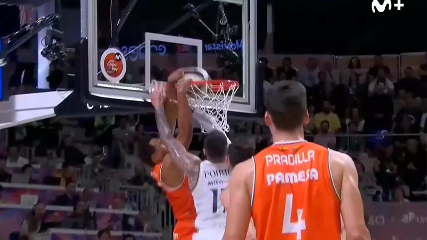 Bestialidades de Justin Anderson: tapón a Musa a tablero y saca a Poirier en el póster